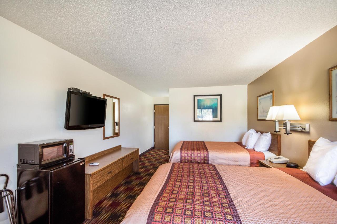 Americas Best Value Inn & Suites Harrisonville Exterior foto
