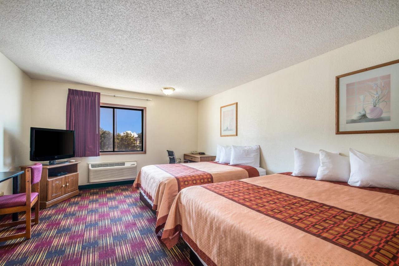 Americas Best Value Inn & Suites Harrisonville Exterior foto