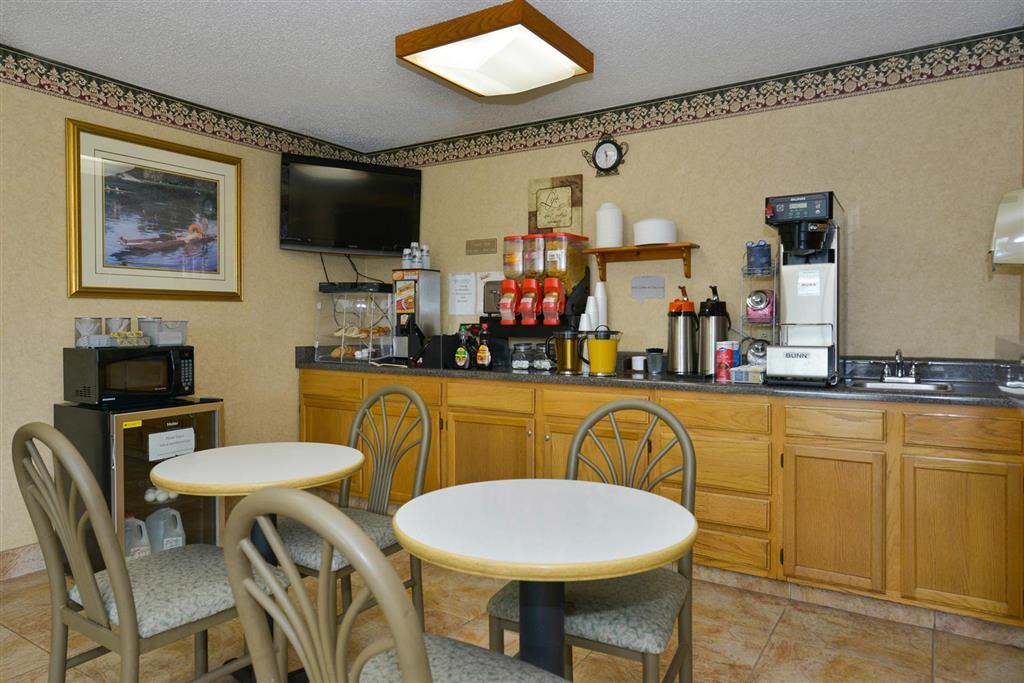 Americas Best Value Inn & Suites Harrisonville Restaurant foto