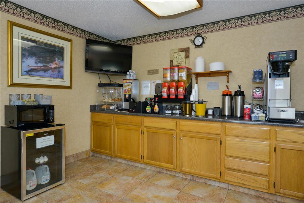Americas Best Value Inn & Suites Harrisonville Restaurant foto