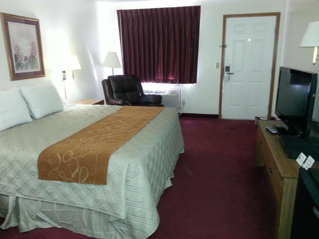 Americas Best Value Inn & Suites Harrisonville Exterior foto